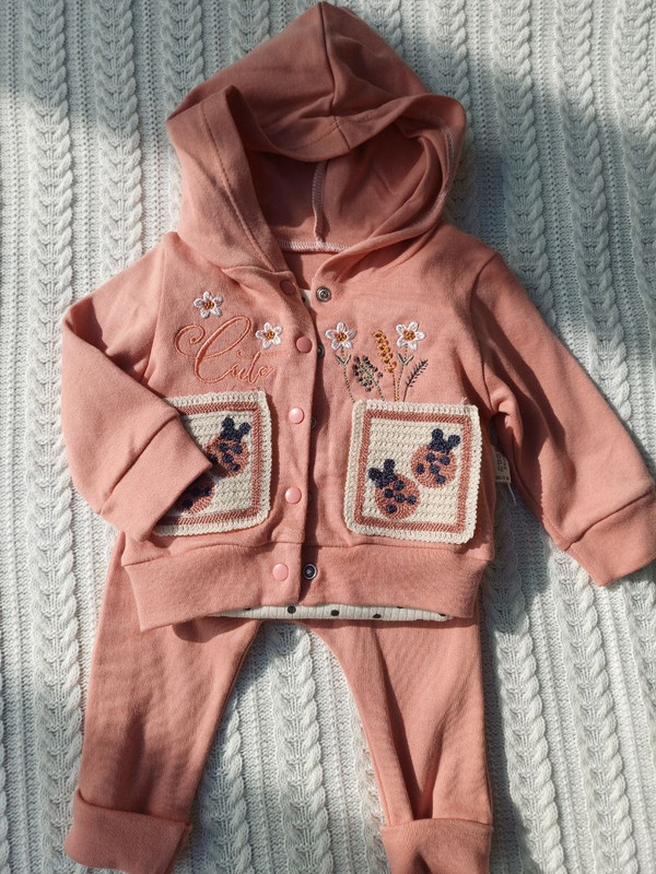 Costum pentru fetițe