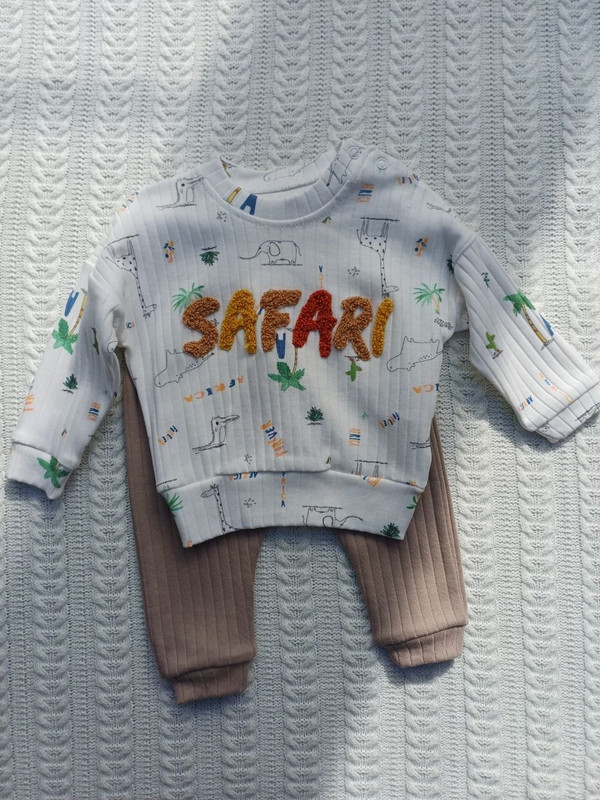 Costum pentru băieți