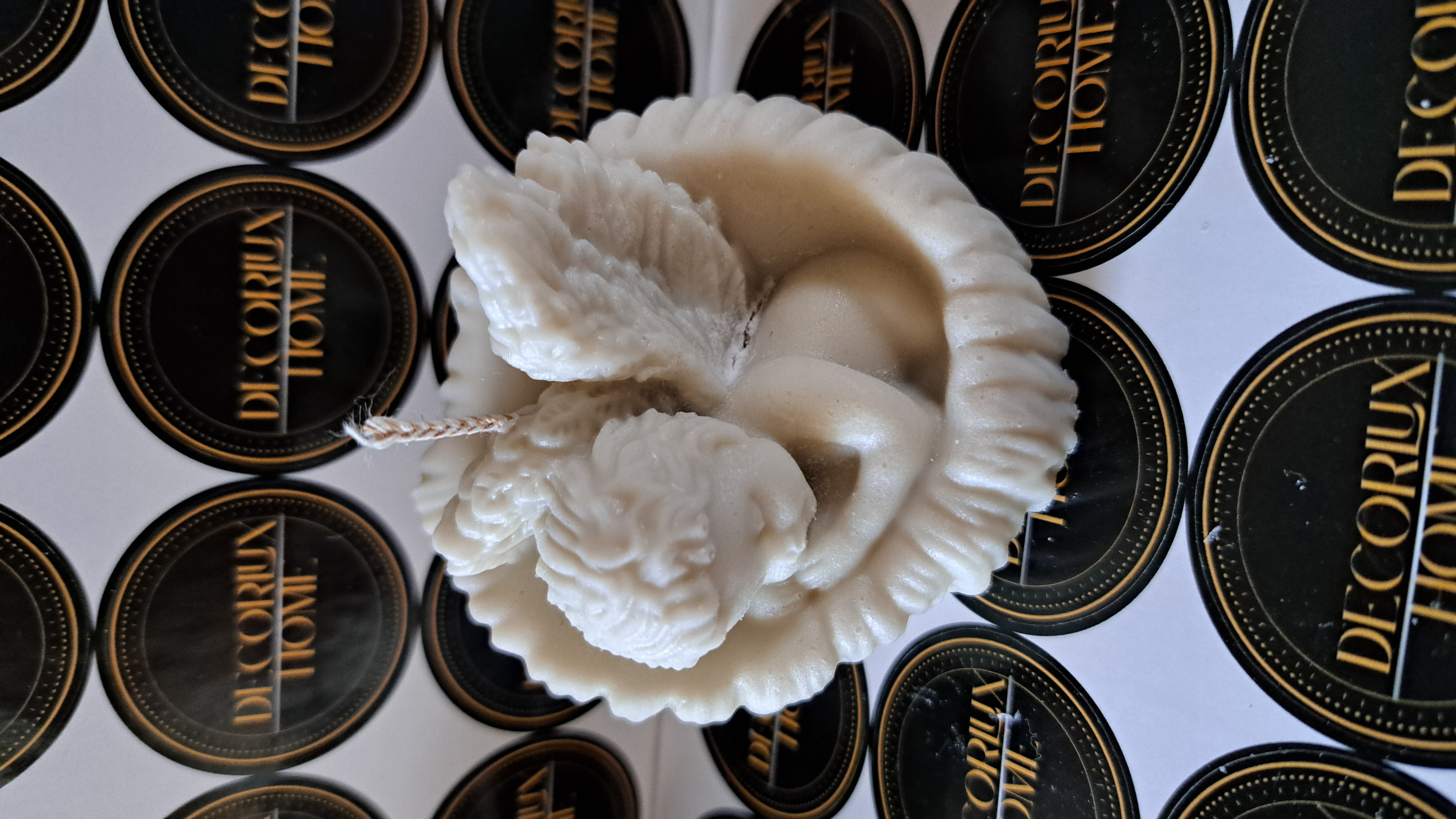 Lumanare aromata in forma de ingeras cu  parfumuri delicate