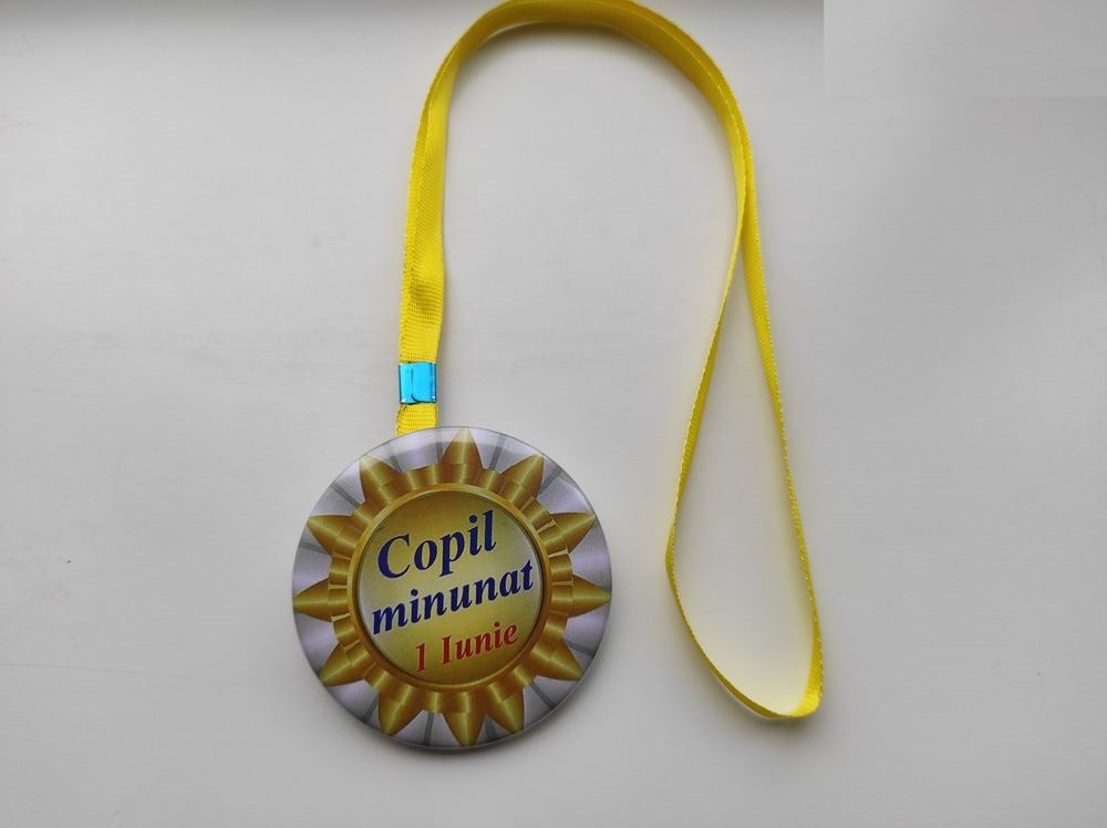 Insignă+şnur textil  Copil minunat art.Iun-6