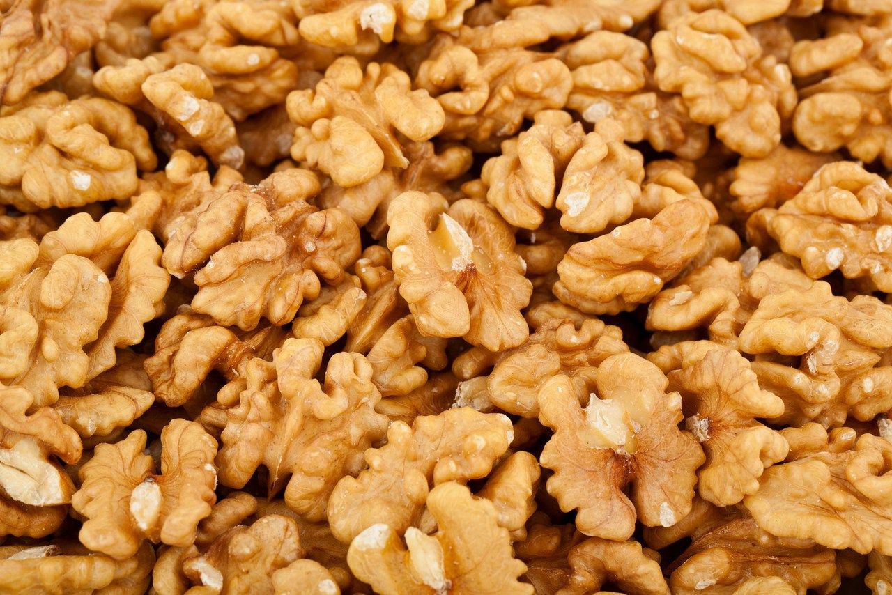 Nuci  (sferturi) (per 100 gr)