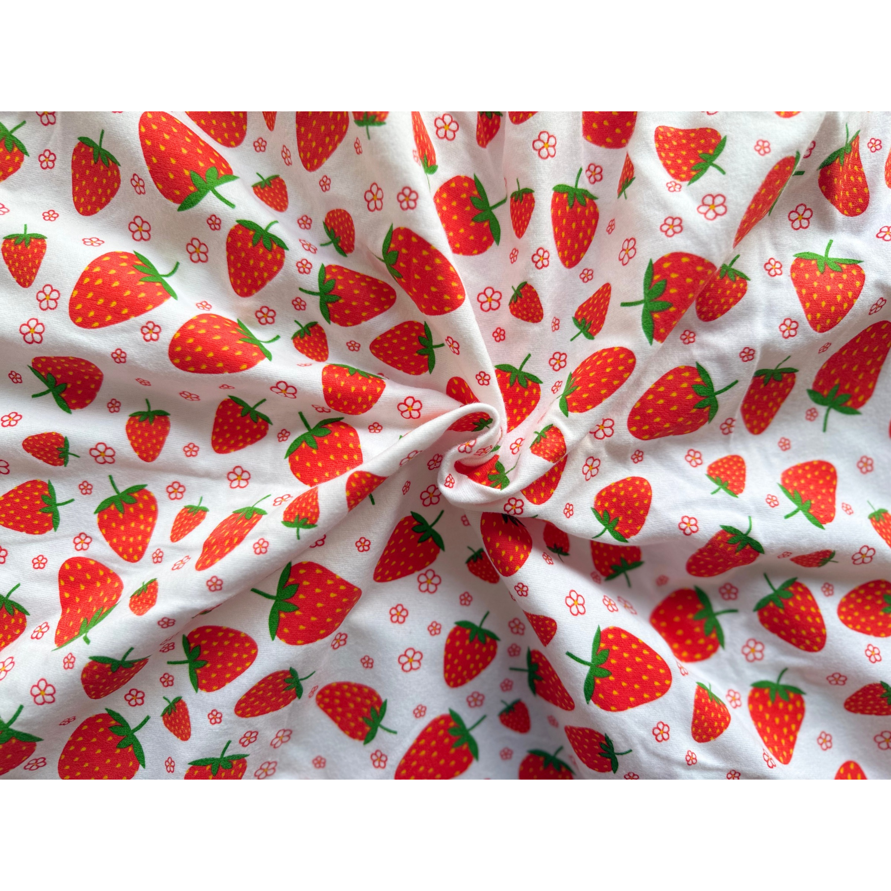 Cersaf elastic din baica p/u pătuc, 120*60 cm, Capsune