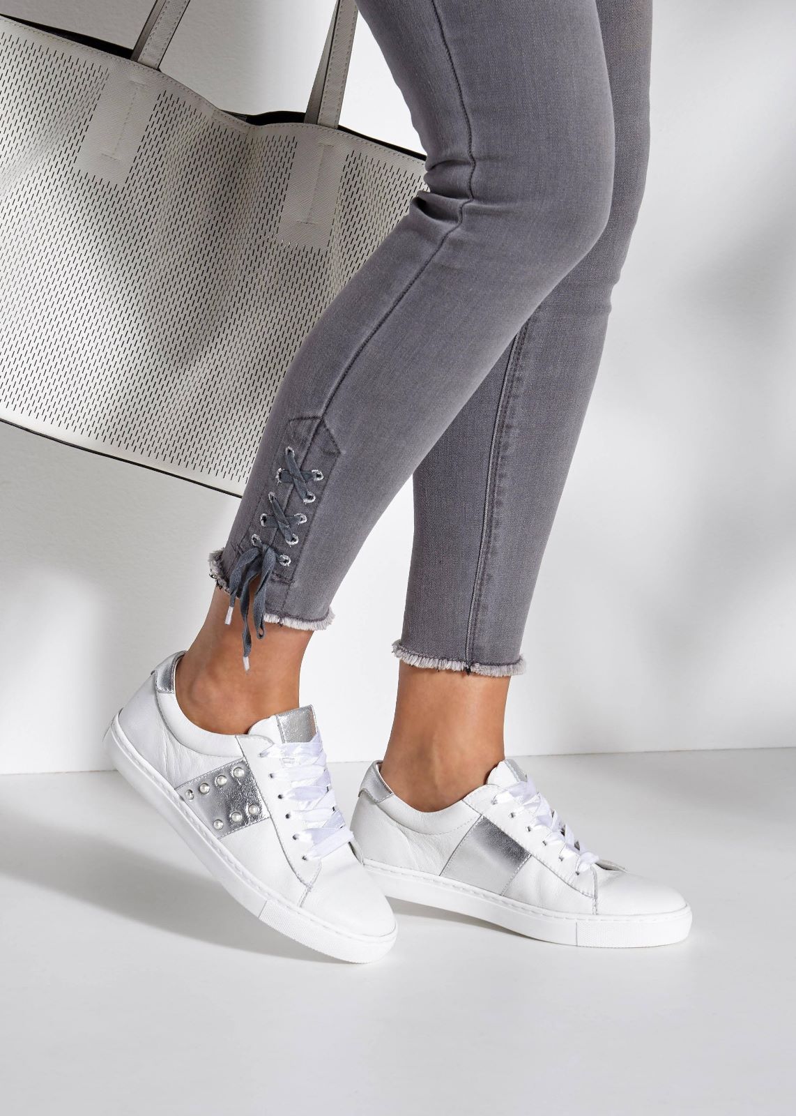 Adidași damă din piele Lascana