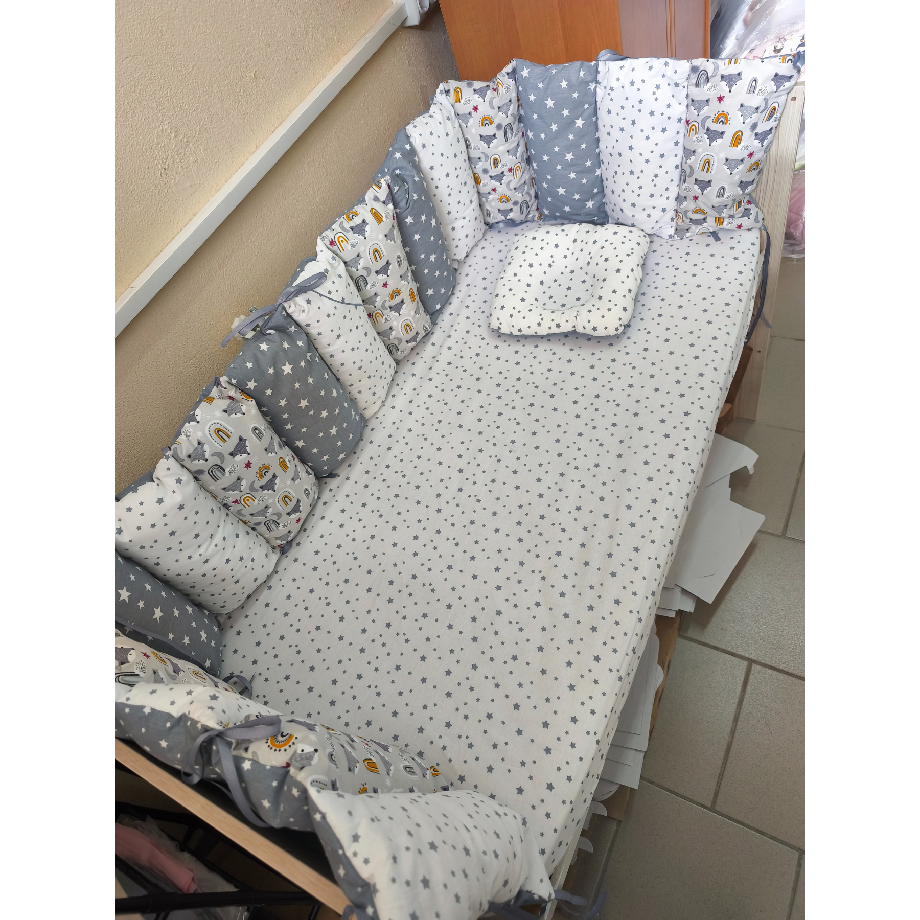 Borduri de protecție pentru pătuc Stars Grey