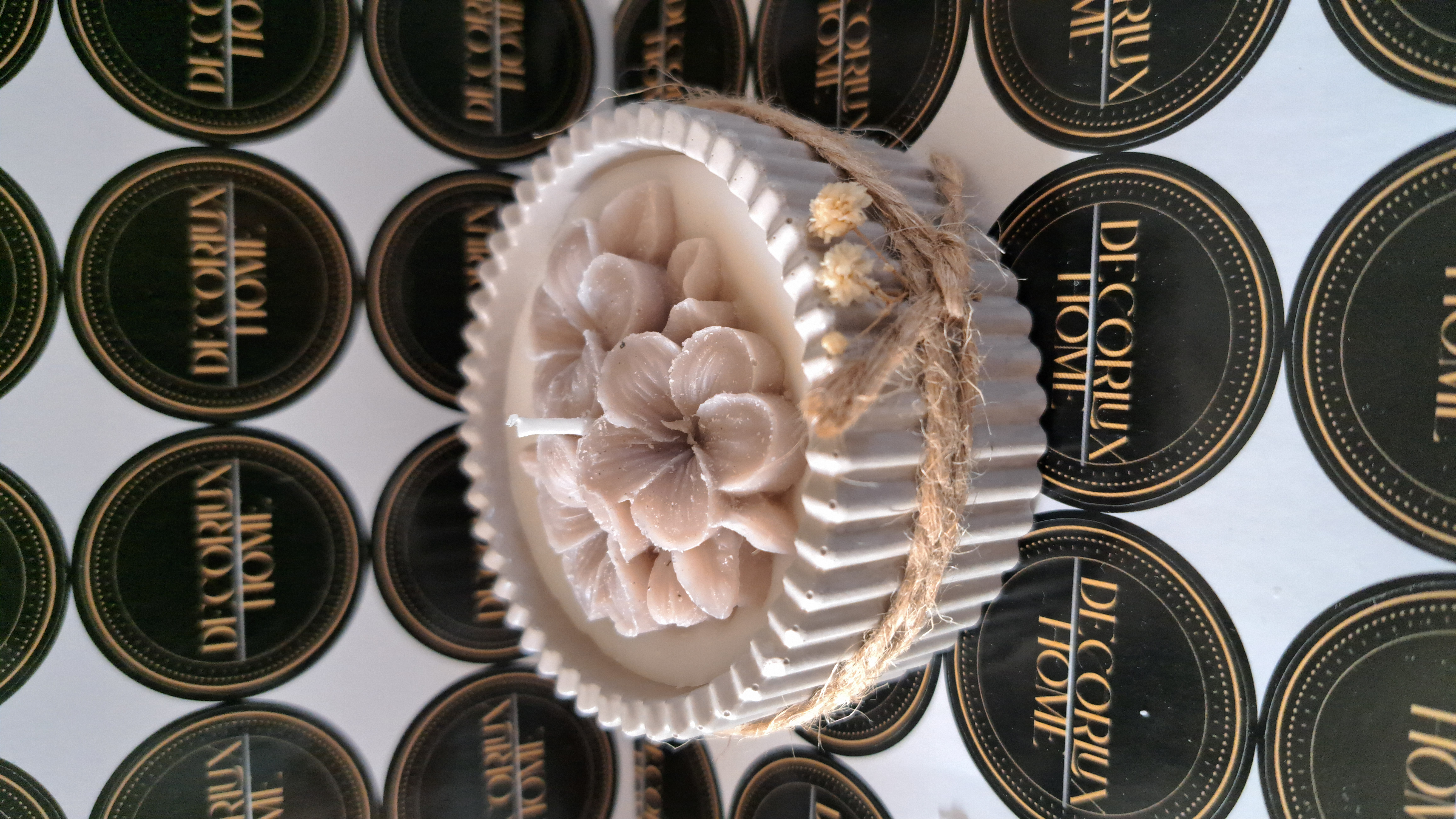 Lumanare aromata in recipient rotund