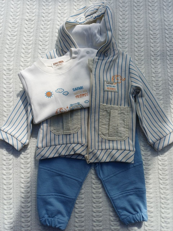 Costum pentru băieți