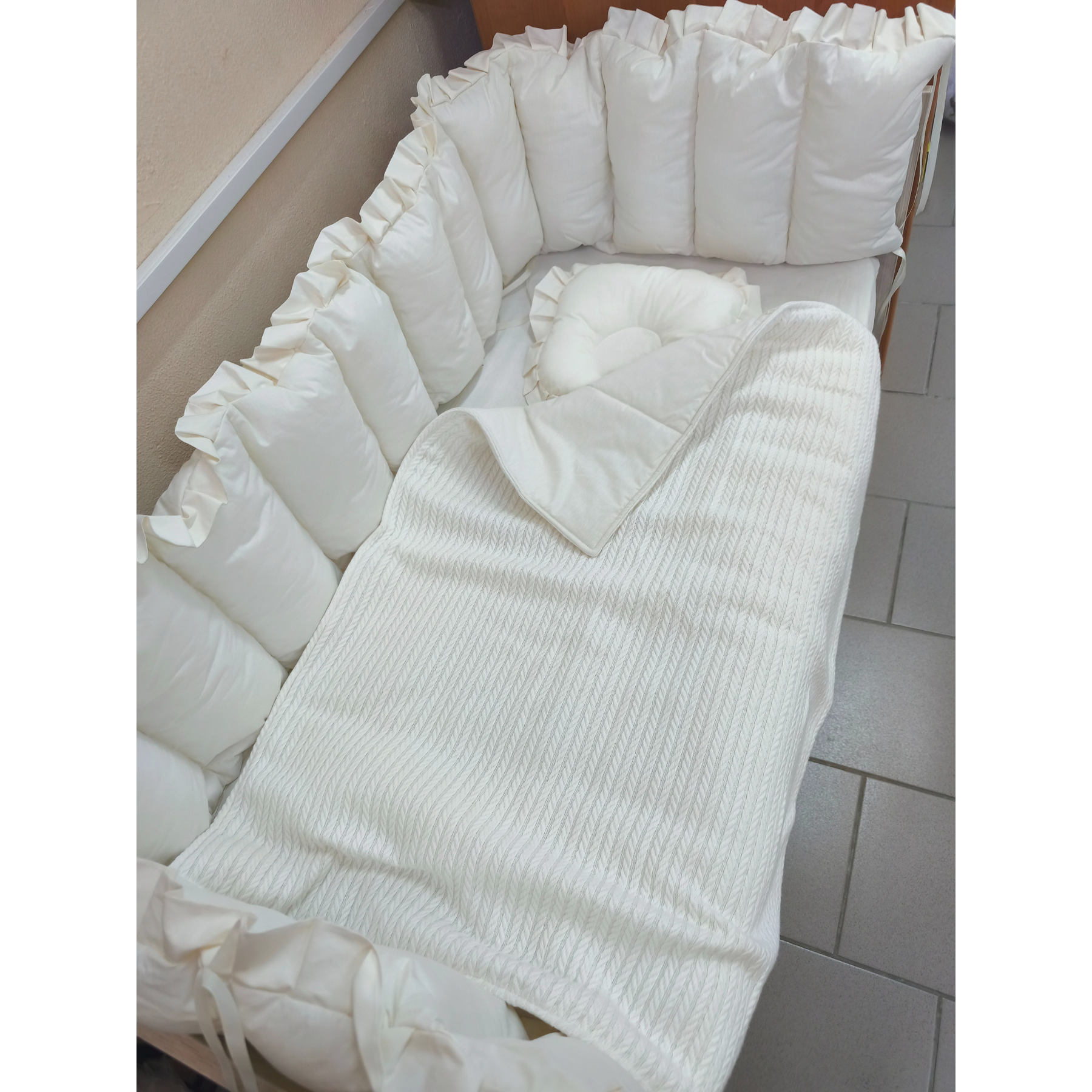 Borduri de protecție pentru pătuc Ivory cu volănașe+Codiță Ivory