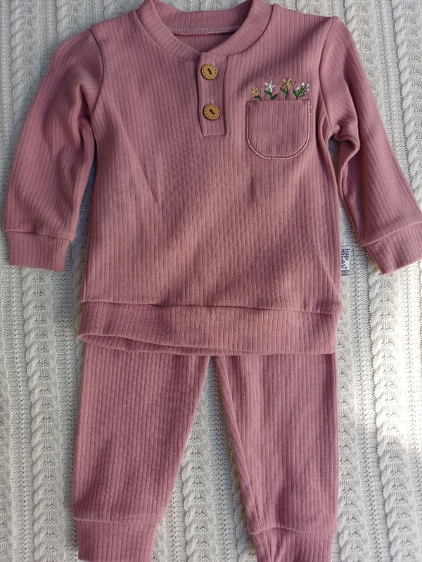 Costum pentru fetițe
